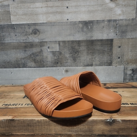New FRAME Le Reese Slide Sandal - Picture 2 of 11